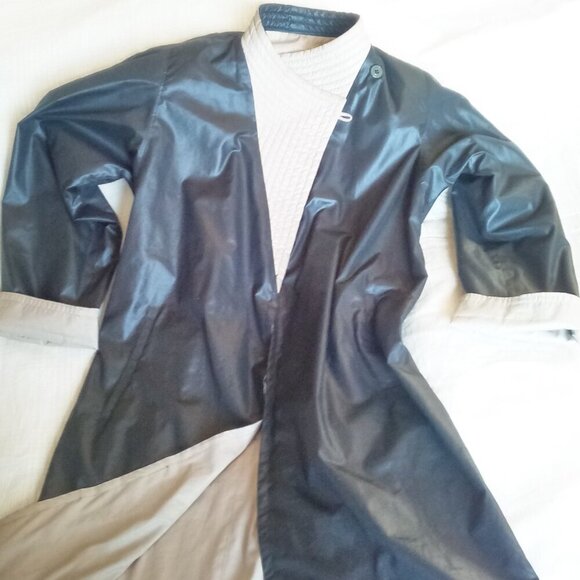 A-LINE ,TWO-IN-ONE, TAN & BLK REVERSIBLE TRENCH , Medium, Poly - Picture 3 of 4